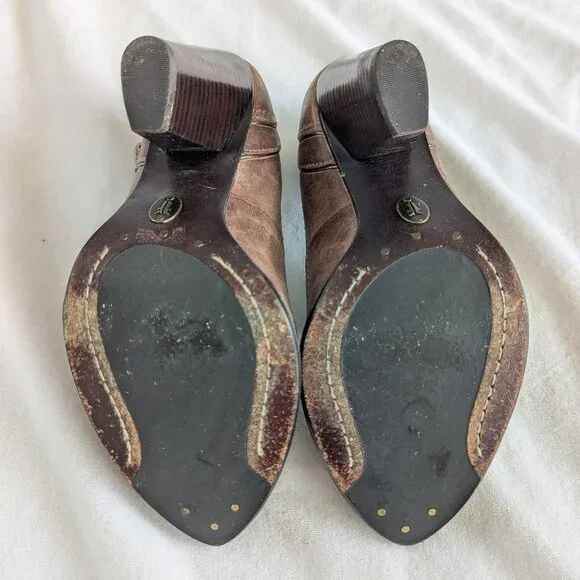 RARE Frye Brown T-strap Leather Pumps Distressed-style Vintage-inspired heels - Picture 9 of 11